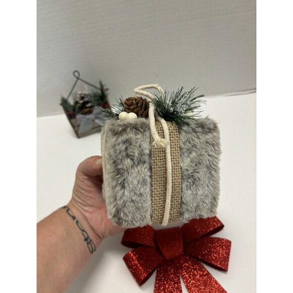 3 Piece Christmas Decor Lot - Picture 5 of 7